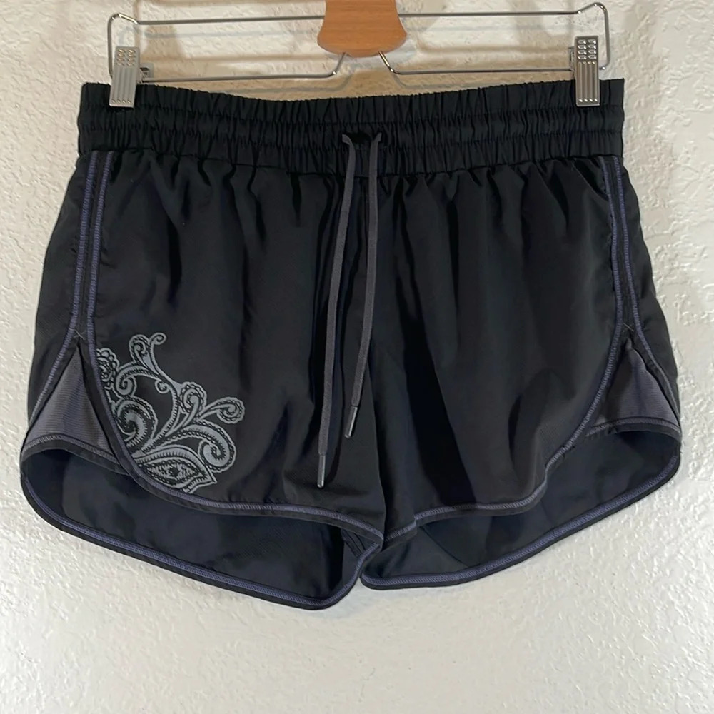 Athleta Paisley Tia Running Shorts Built In Brief Shorts Classic Size Small